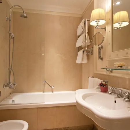Serristori Palace Apart-hotel