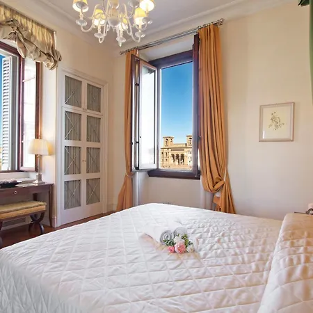 Serristori Palace Lejlighedshotel 2*