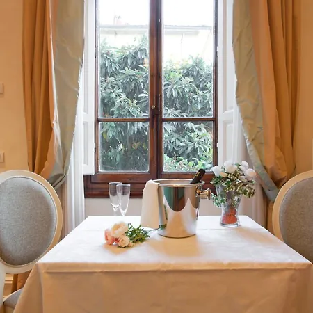 Lejlighedshotel Serristori Palace