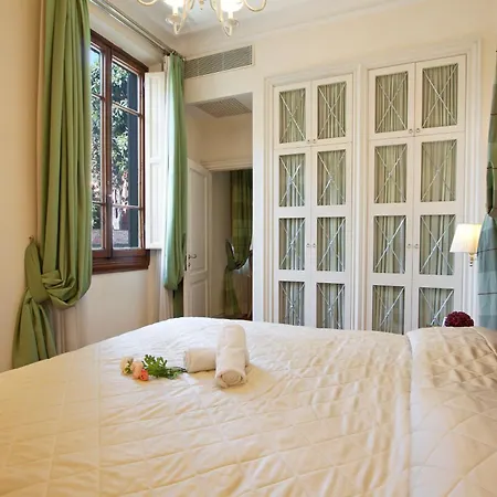 Lejlighedshotel Serristori Palace
