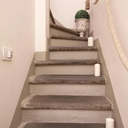 Serristori Palace Lejlighedshotel 2*