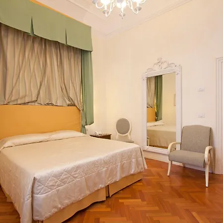 Lejlighedshotel Serristori Palace 2*