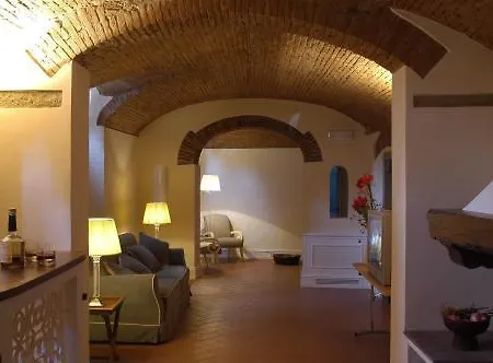 Serristori Palace Aparthotel 2*