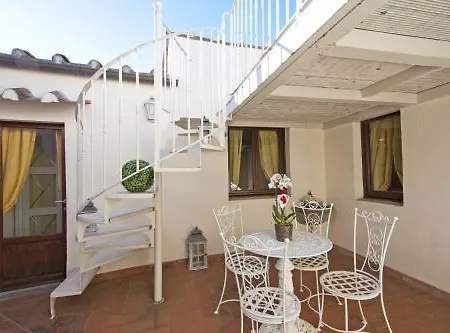 Serristori Palace Aparthotel Florence