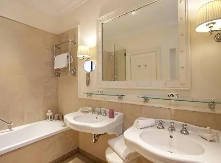 Aparthotel Serristori Palace 2*