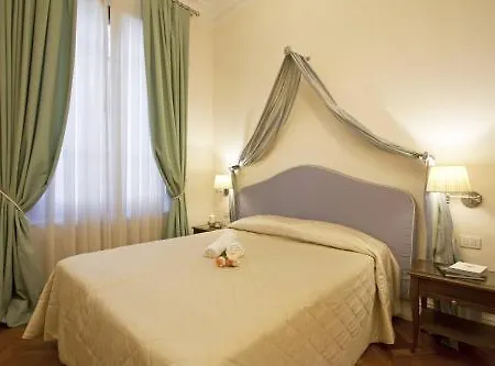 Aparthotel Serristori Palace 2*